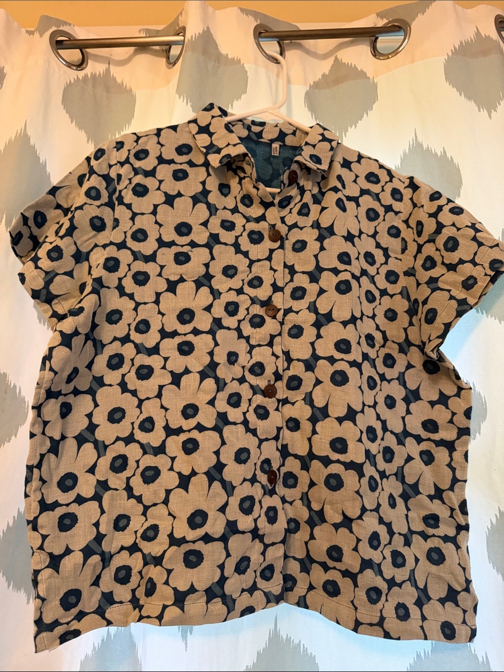 Floral Short-Sleeve Button-Up Blouse in White and Navy